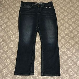 Signature by Levi Strauss Modern Slim Jeans
Tag-16/32 but they’re a 28”inseam.